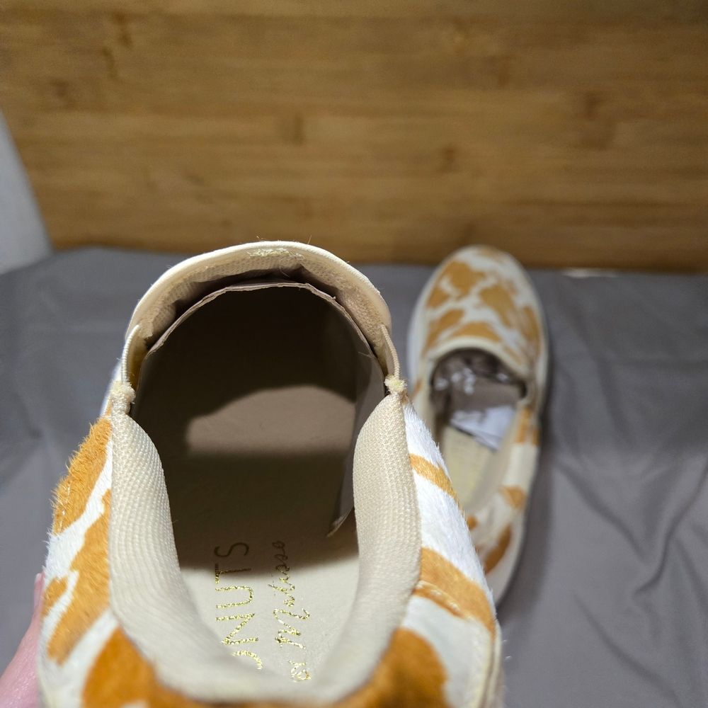 Coconuts by Matisse Tan and White Cowhide Slip-On Shoes - Picture 6 of 10